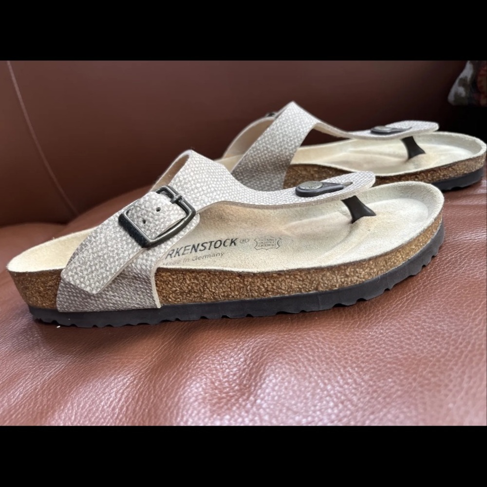Brand new Birkenstock Gizeh Papillio size 36 / 6 sandals